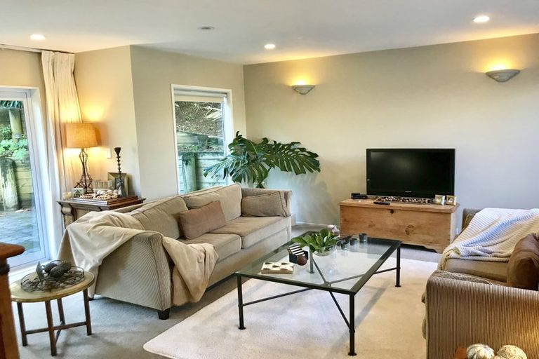 Photo of property in 36 Peter Terrace, Castor Bay, Auckland, 0620