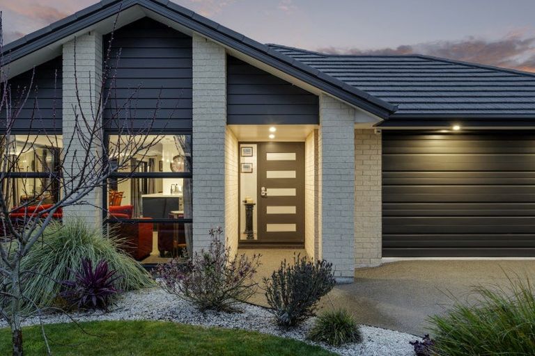 Photo of property in 36 Luxembourg Crescent, Halswell, Christchurch, 8025