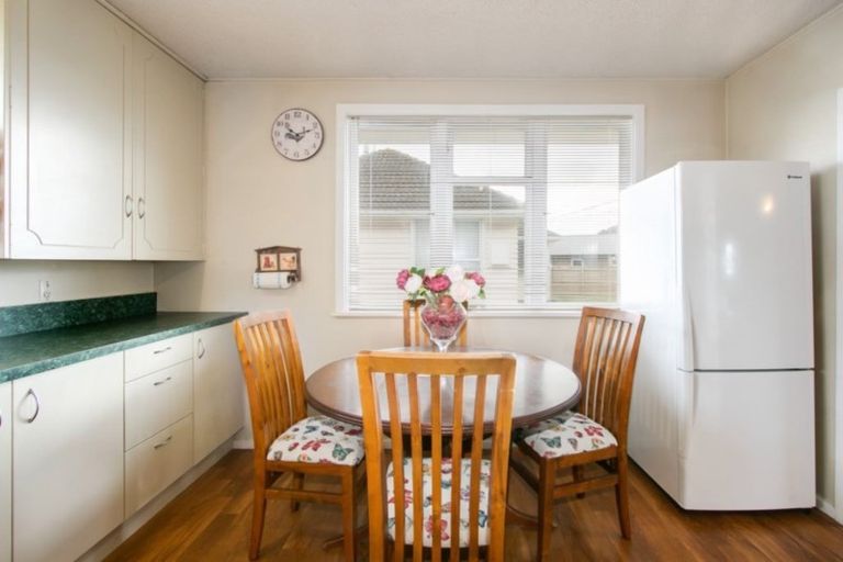 Photo of property in 10 Read Crescent, Clive, 4102