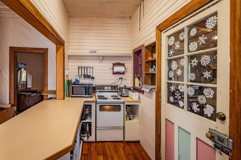 Photo of property in 32 Hukaroa Road, Raetihi, 4632