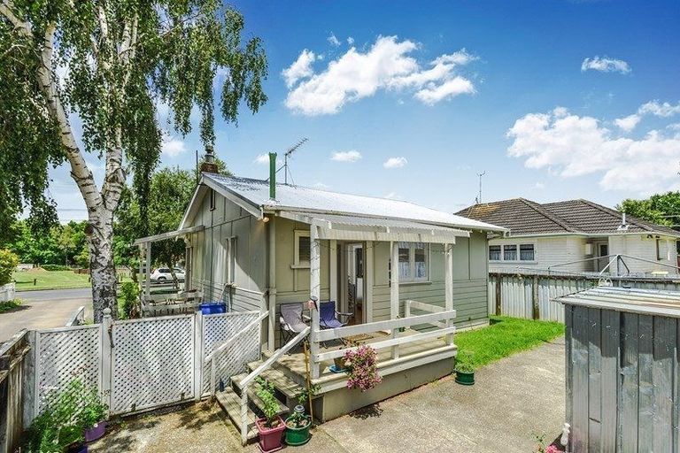 Photo of property in 1/87 Kayes Road, Pukekohe, 2120
