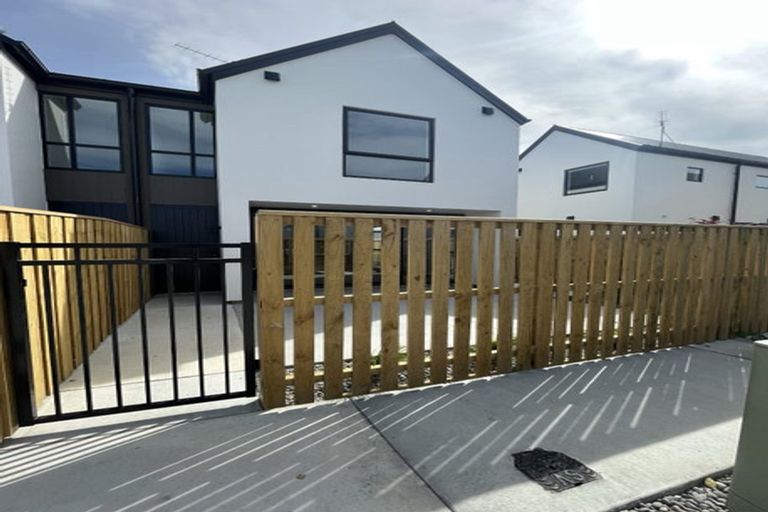 Photo of property in 10/6 Skibbereen Drive, Halswell, Christchurch, 8025