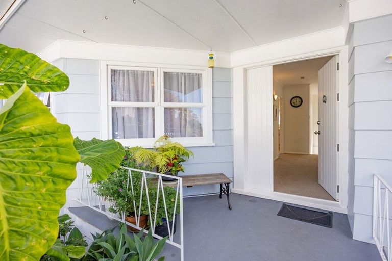Photo of property in 34 Marlborough Avenue, Glenfield, Auckland, 0629