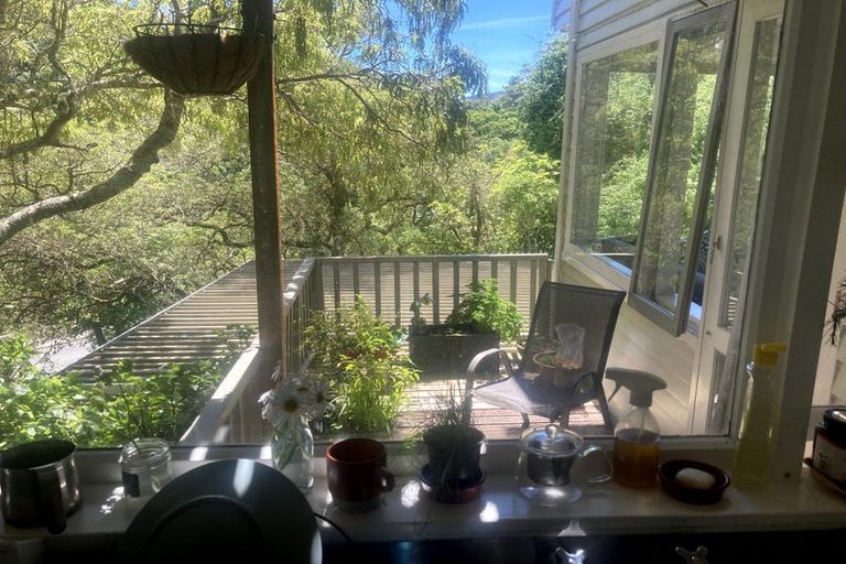 Photo of property in 42 Moana Road, Kelburn, Wellington, 6012