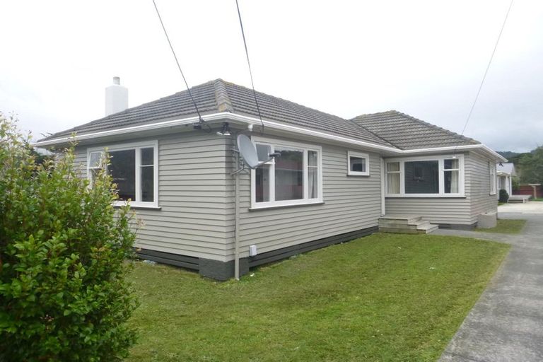 Photo of property in 11 Wellington Road, Wainuiomata, Lower Hutt, 5014