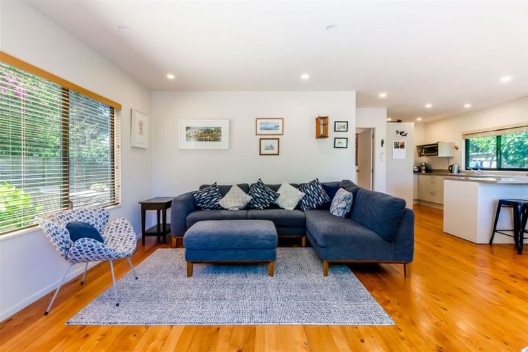 Photo of property in 30 Dell Road, Raumati South, Paraparaumu, 5032