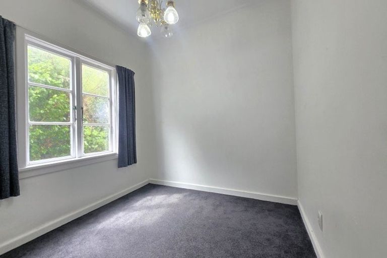 Photo of property in 75 Chamberlain Road, Karori, Wellington, 6012