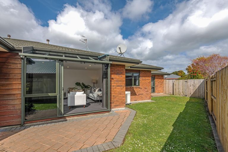 Photo of property in 7 Strachan Way, Highbury, Palmerston North, 4412