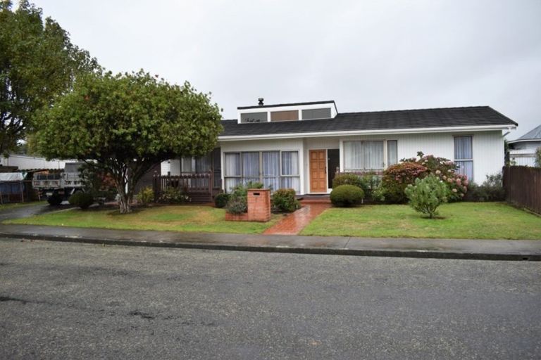 Photo of property in 3 Gabriel Street, Raumati Beach, Paraparaumu, 5032