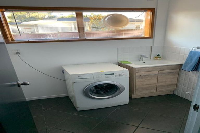 Photo of property in 485 West Coast Road, Glen Eden, Auckland, 0602