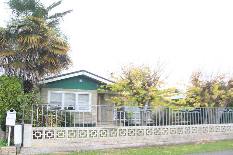 Photo of property in 4 Pembroke Street, Taradale, Napier, 4112