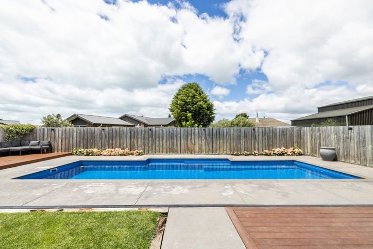 Photo of property in 109 Main Rd Clive, Clive, 4102