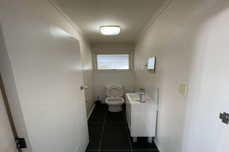 Photo of property in 14 Pemberton Avenue, Bayview, Auckland, 0629
