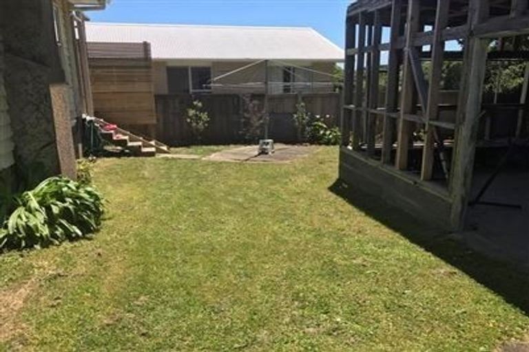Photo of property in 13 Toenga Road, Pukerua Bay, 5026