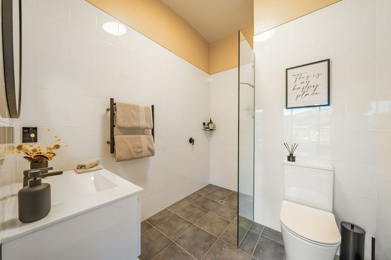 Photo of property in 3 Coroglen Rise, Pukerua Bay, 5026