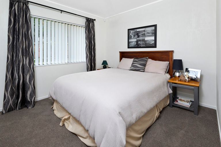 Photo of property in 2/36 Queen Street, Papakura, 2110