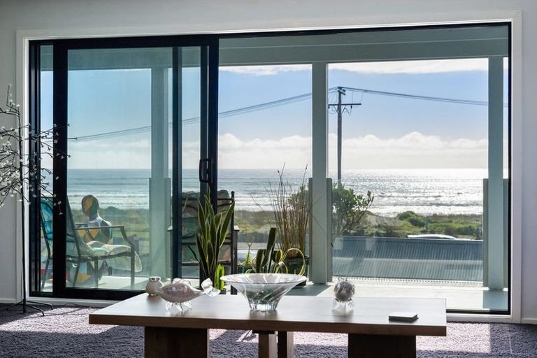 Photo of property in 100b Marine Parade, Otaki Beach, Otaki, 5512