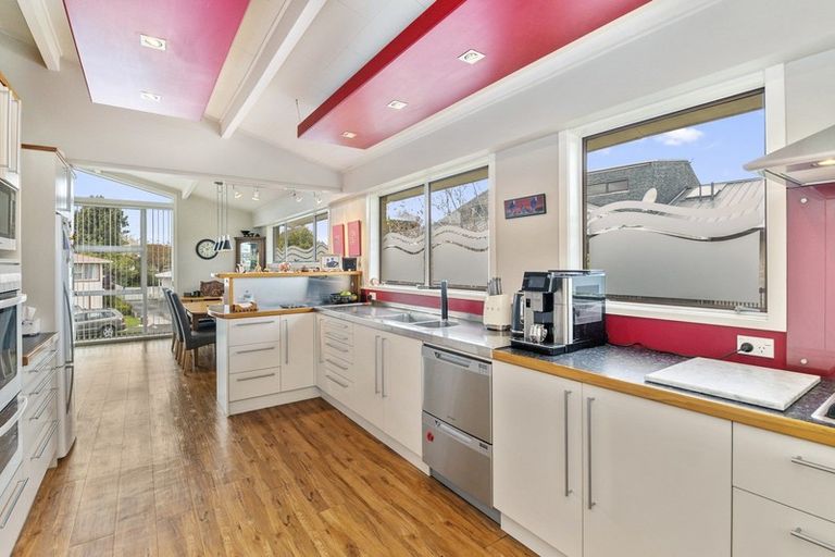 Photo of property in 12 Kennedy Drive, Levin, 5510