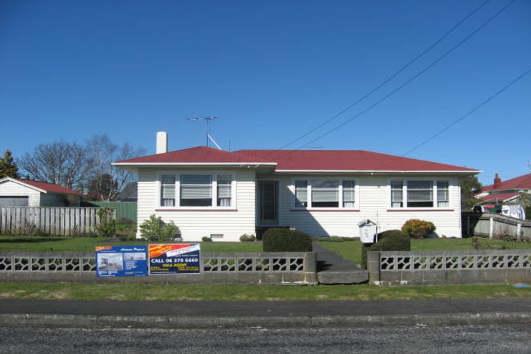Photo of property in 12 Barrett Place, Carterton, 5713