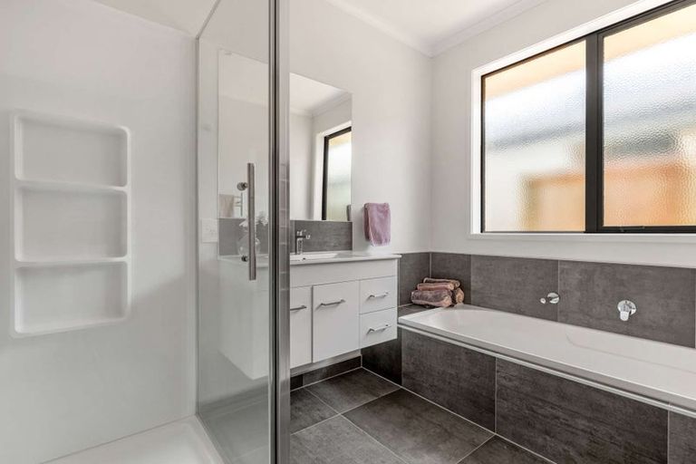 Photo of property in 8 Kaitaka Way, Papamoa, 3118