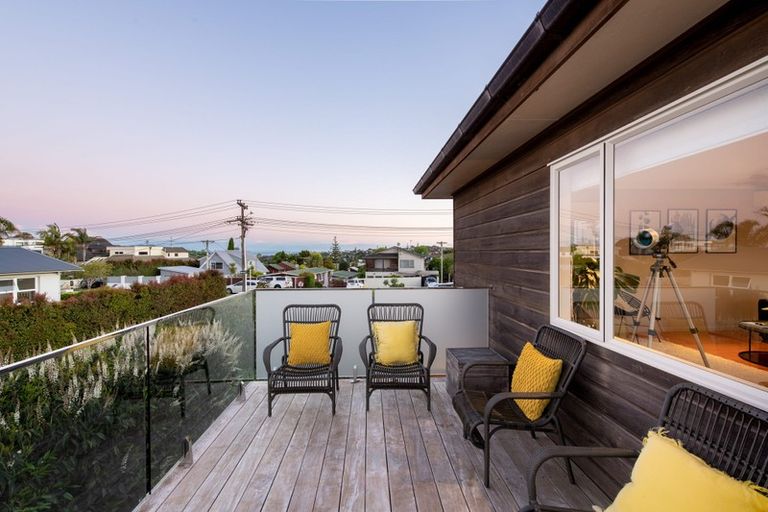 Photo of property in 2/35 Kowhai Road, Mairangi Bay, Auckland, 0630