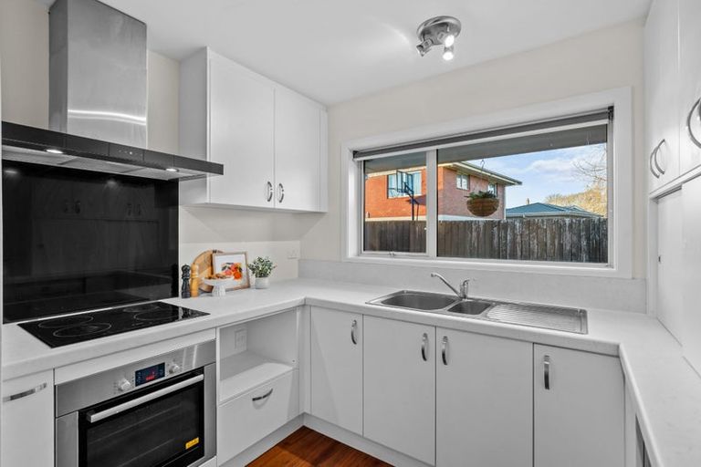 Photo of property in 2/11 Powell Crescent, Ilam, Christchurch, 8041