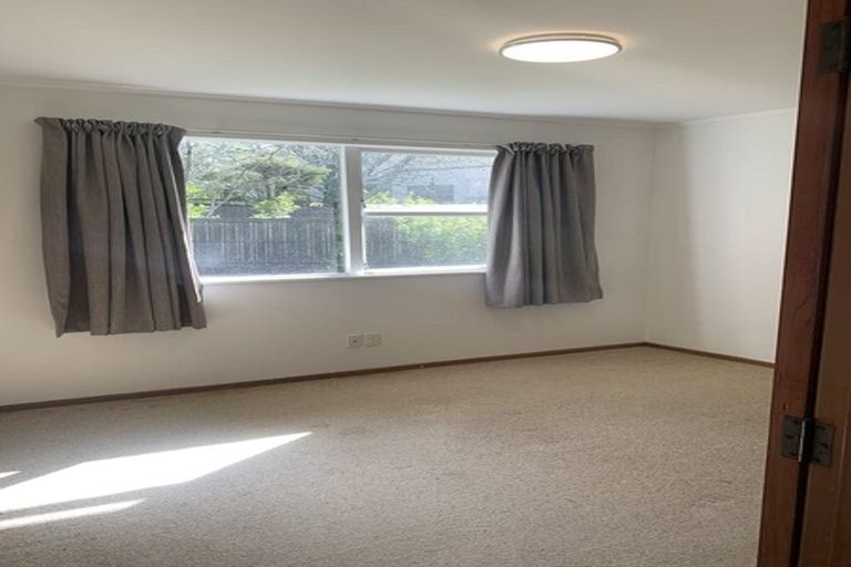 Photo of property in 46 Castleford Street, Green Bay, Auckland, 0604