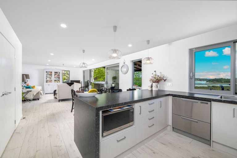 Photo of property in 7 Toi Track, Russell, 0272