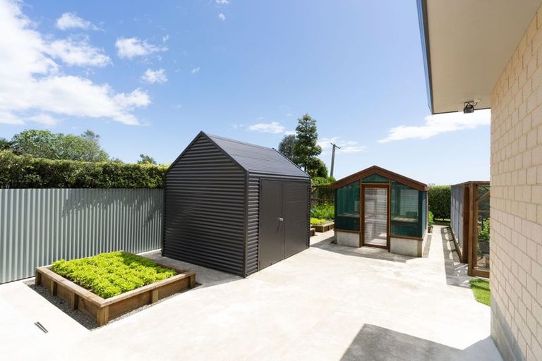 Photo of property in 347a Tararua Road, Levin, 5571