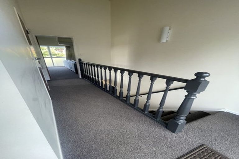 Photo of property in 15 Burdendale Grove, Churton Park, Wellington, 6037