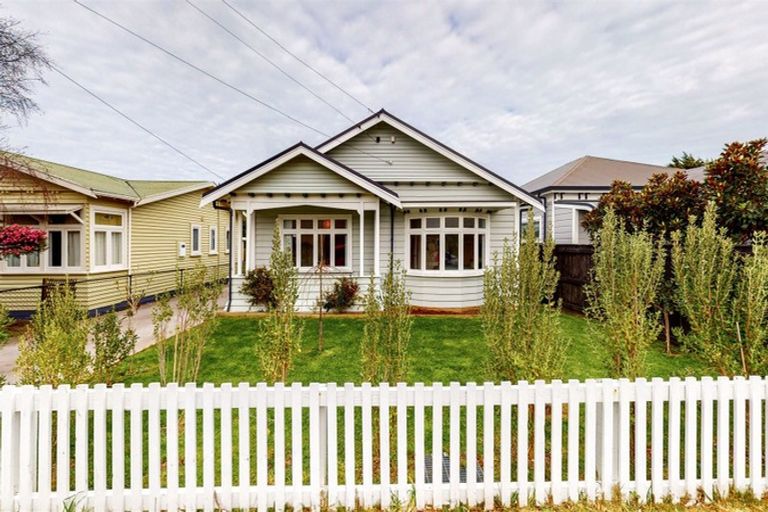 Photo of property in 22 Central Terrace, Alicetown, Lower Hutt, 5010