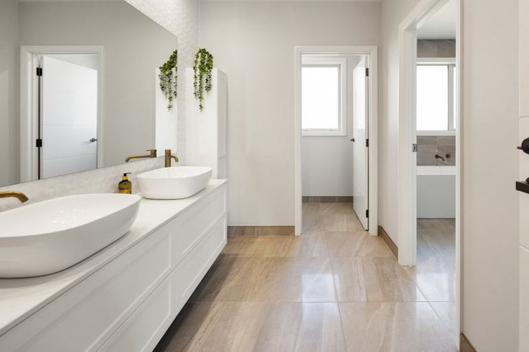 Photo of property in 19 Mike Smith Drive, Cambridge, 3434