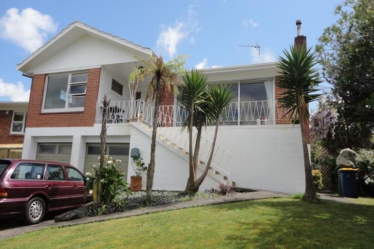 Photo of property in 21 Fowler Street, Northcote, Auckland, 0627