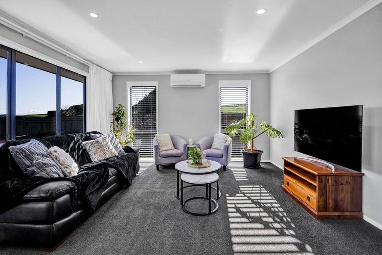 Photo of property in 32 Larlin Drive, Hawera, 4675