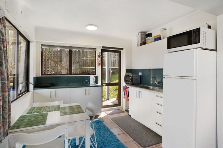Photo of property in 1/51b Sunset Road, Totara Vale, Auckland, 0632