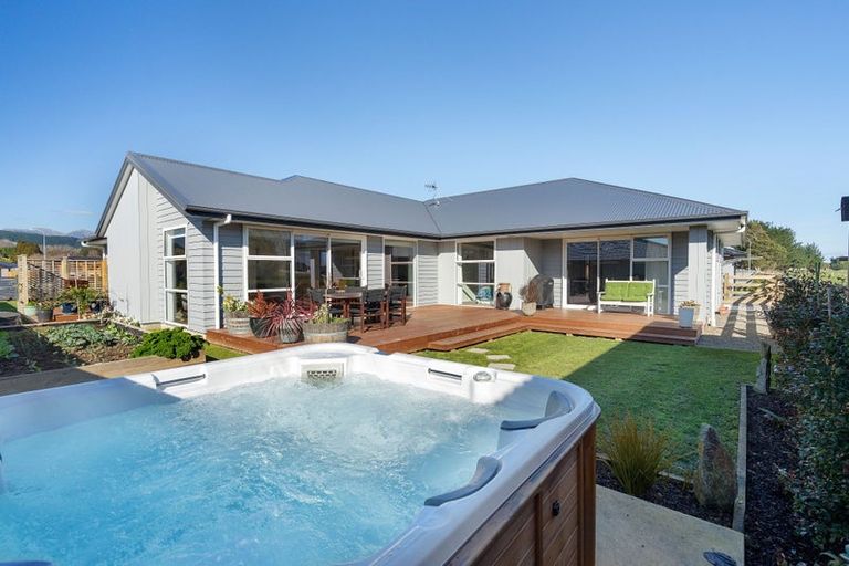 Photo of property in 10 Magnolia Place, Levin, 5510