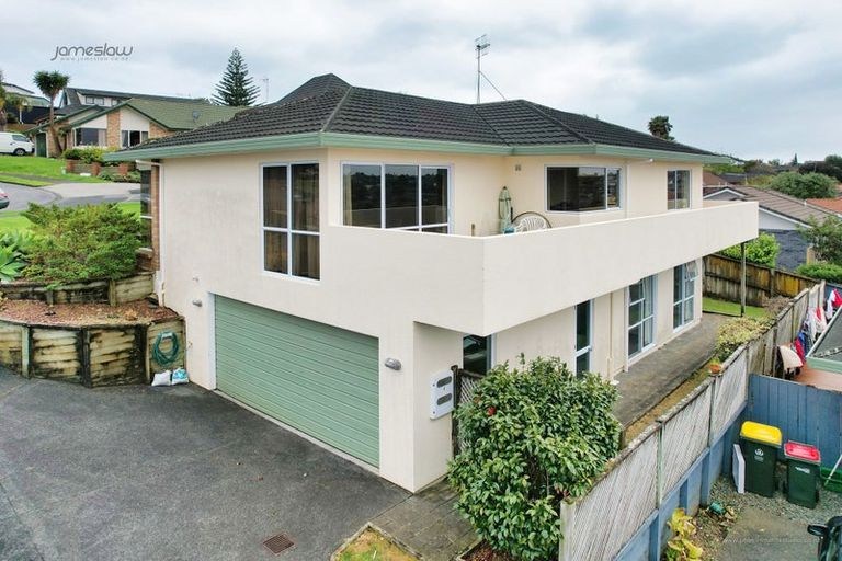Photo of property in 1/17 Cambric Place, Botany Downs, Auckland, 2010