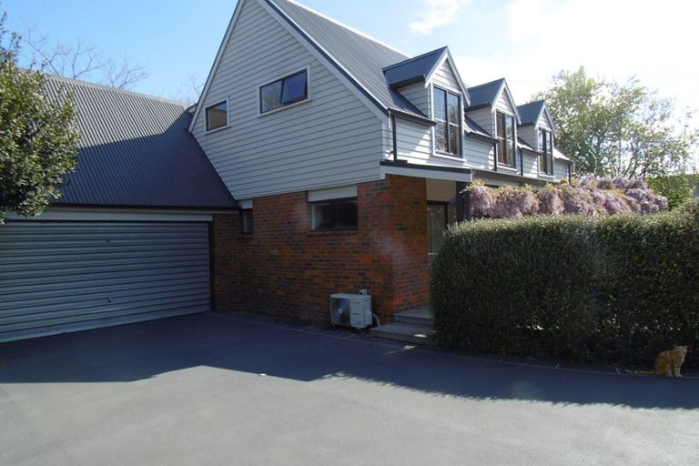 Photo of property in 82b Avonhead Road, Avonhead, Christchurch, 8042