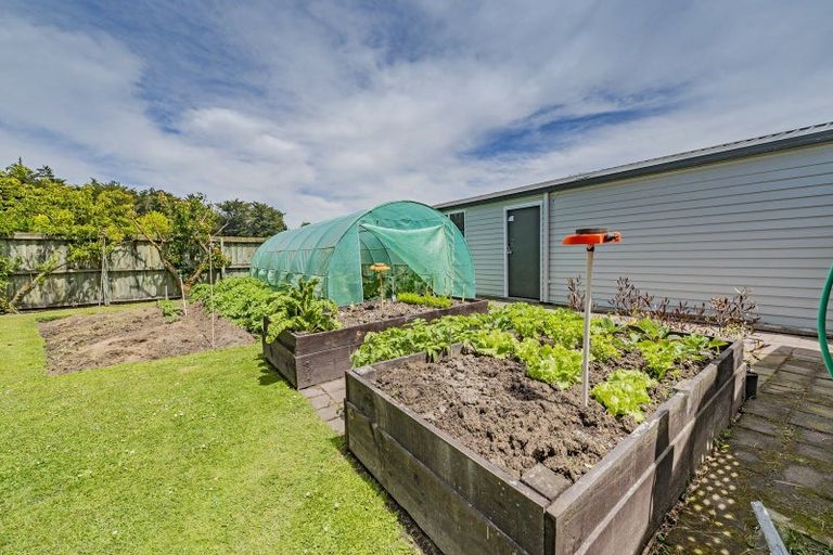 Photo of property in 29 Broadway Avenue, Waikuku Beach, 7473