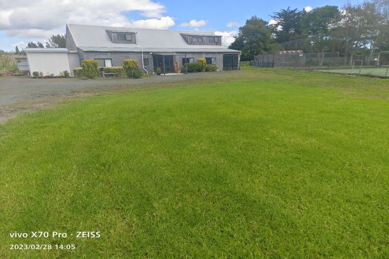 Photo of property in 37 Pitt Road, Runciman, Drury, 2578