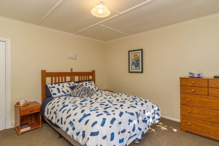 Photo of property in 2 Curtis Street, Northland, Wellington, 6012