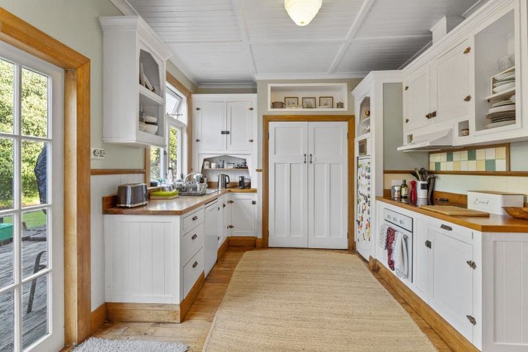 Photo of property in 199 Te Moana Road, Waikanae, 5036