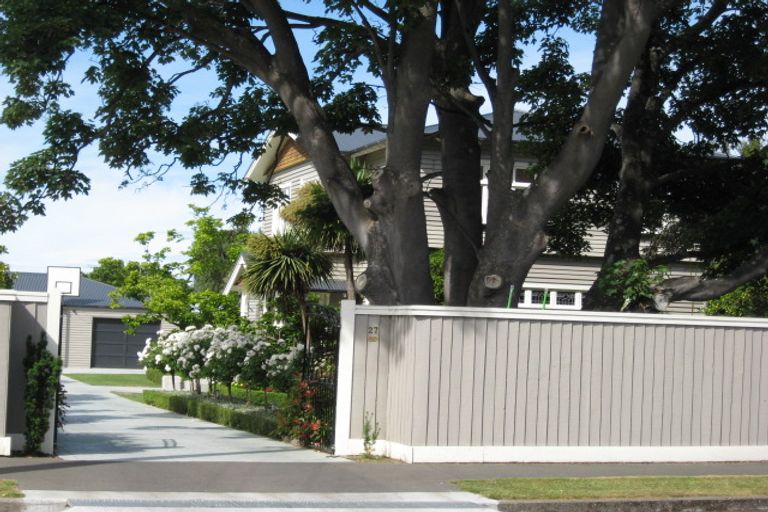 Photo of property in 27 Taupata Street, Redcliffs, Christchurch, 8081