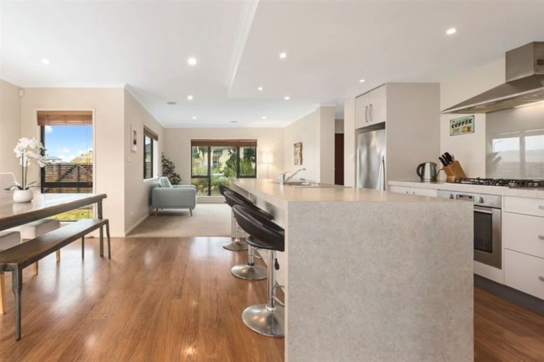 Photo of property in 59 Aotea Drive, Aotea, Porirua, 5024