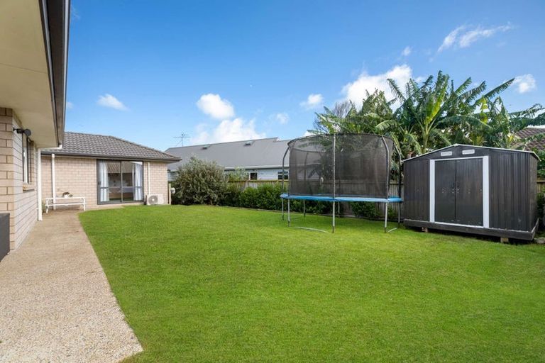 Photo of property in 44 Ripple Grove, Waiuku, 2123