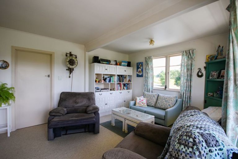 Photo of property in 3 Heaths Way, Pahi, Paparoa, 0571