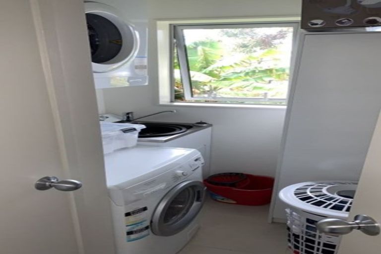 Photo of property in 12a Withers Road, Glen Eden, Auckland, 0602