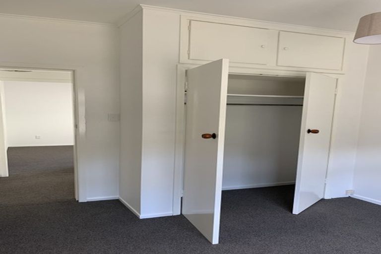 Photo of property in 200 Queens Drive, Lyall Bay, Wellington, 6022