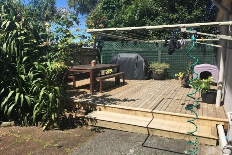 Photo of property in 2/50a Taharoto Road, Takapuna, Auckland, 0622