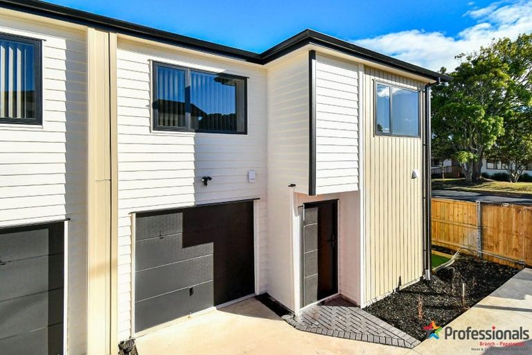 Photo of property in 122a Buckland Road, Mangere East, Auckland, 2024